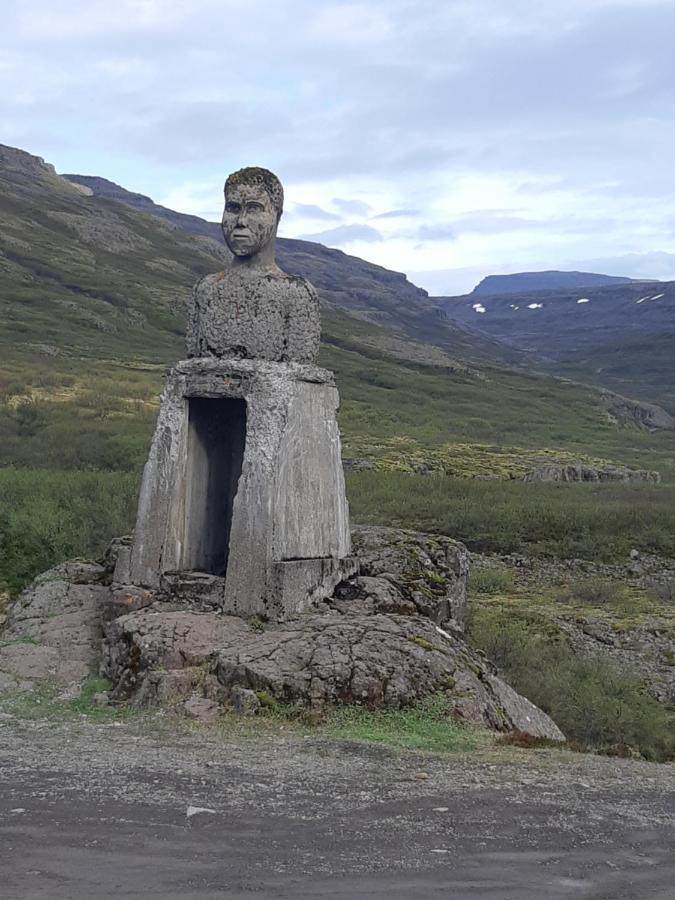 Hotel Flokalundur Brjanslaekur Buitenkant foto